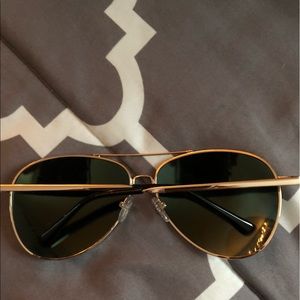 Perfect condition aviator sunglasses